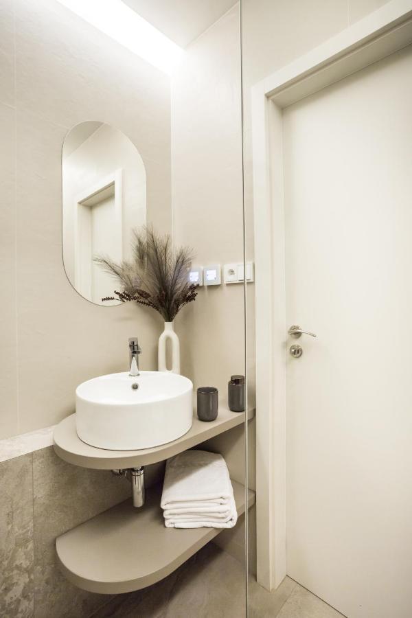Apartmá Andrea 1907 - úplně nový apartmán minutu od Mlýnské kolonády, foceno těsně před dokončením Karlovy Vary Extérieur photo